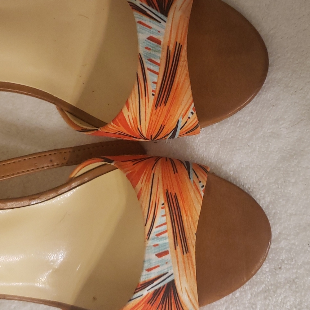 UNISA Sandals - Picture 2 of 8